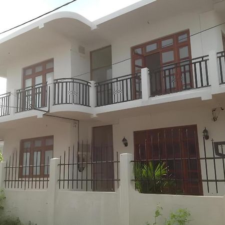 Araliya Blue Beach View Hotel Kudapaduwa Экстерьер фото