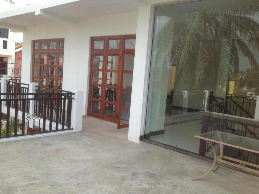 Araliya Blue Beach View Hotel Kudapaduwa Экстерьер фото