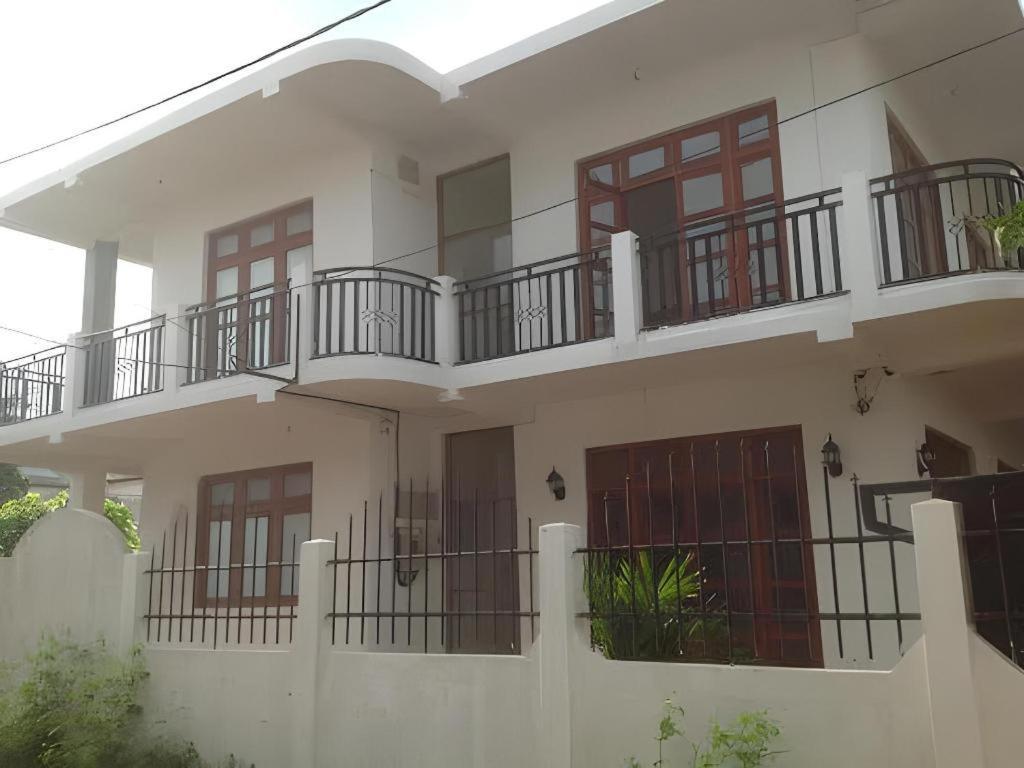 Araliya Blue Beach View Hotel Kudapaduwa Экстерьер фото