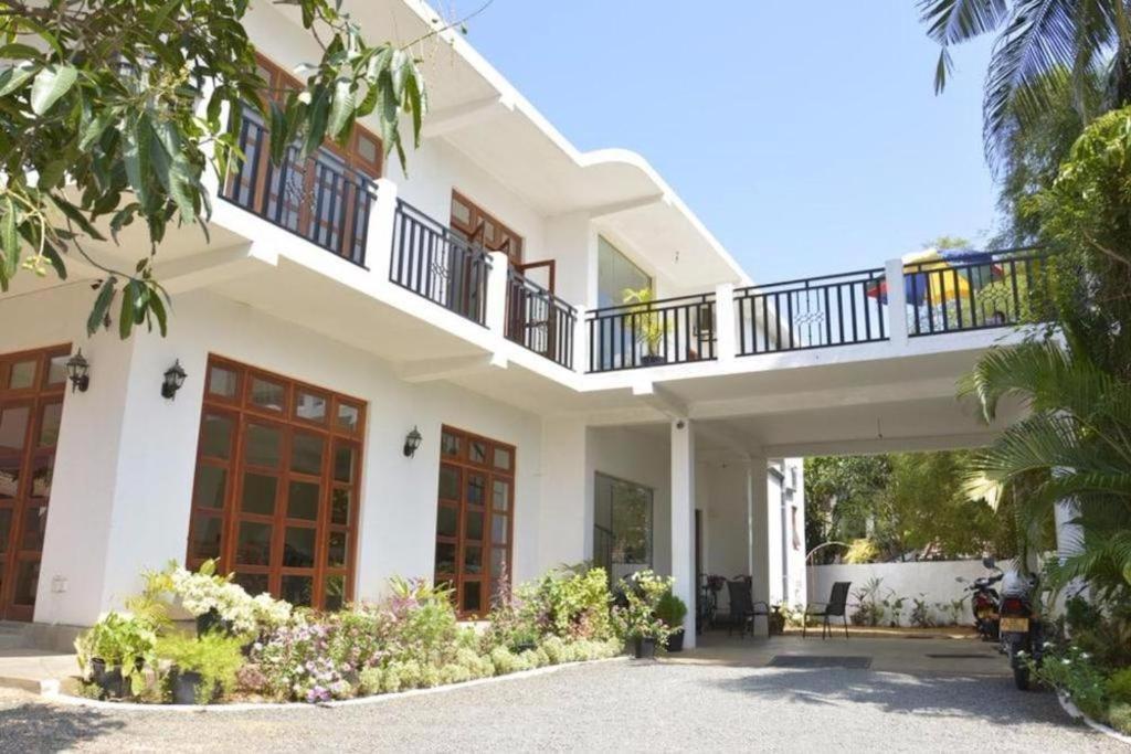 Araliya Blue Beach View Hotel Kudapaduwa Экстерьер фото